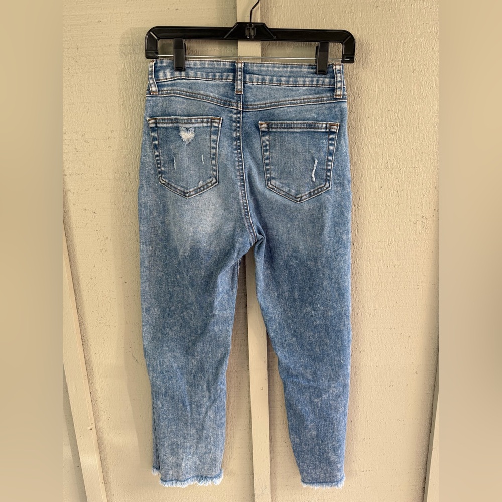 Sincerly Jules Distressed blue denim jeans, size 1/25, featuring a straight leg - Picture 2 of 6